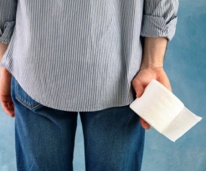 عوارض جدی ادرار کردن در حمام از لحاظ علمی پزشکی