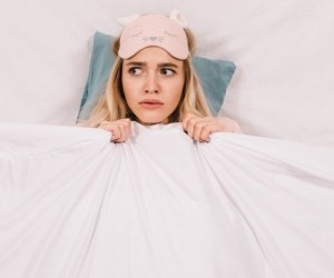 وقتی با چراغ روشن می خوابیم چه اتفاقی در بدنمان می افتد