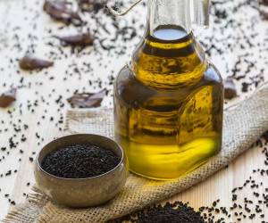 فواید سیاه دانه برای مو و روش استفاده از آن