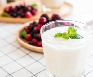 ماست کم چرب یا پرچرب ؟ کدامیک بهتر است؟