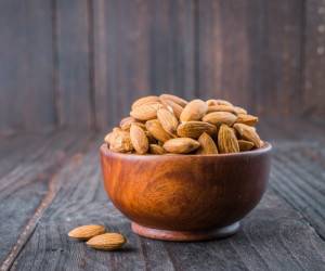 به این دلایل از خوردن بادام غافل نشوید !