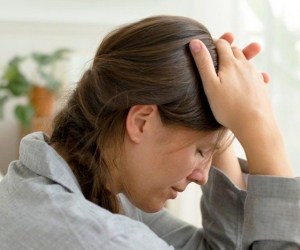 همه چیز درباره سردردهای تنشی مزمن، از علل تا راه حل