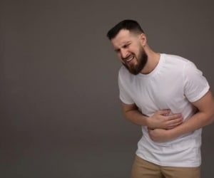 تفاوت سوزش معده با رفلاکس اسید معده