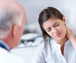 اسپوندیلوز گردنی چیست؟ چه علائمی دارد و چطور درمان می شود؟