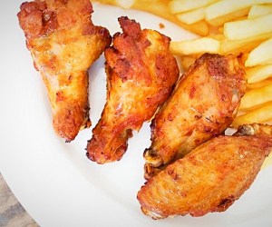 آشنایی با خطرات و عوارض خوردن بال و گردن مرغ و عوارض آن
