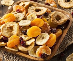 میوه خشک و آجیل بهترین میان وعده