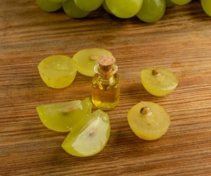 فواید و خواص روغن هسته انگور برای درمان ، زیبایی و سلامت بدن