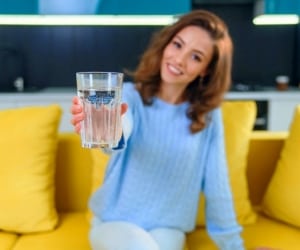 دلایل و درمان کم آبی در فصول سرد سال
