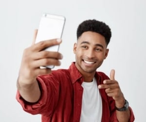 تاثیر سلفی گرفتن بر سلامت روان!