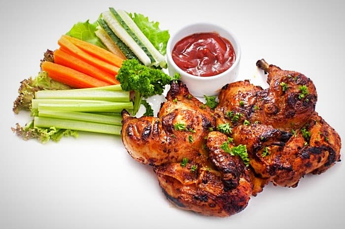 مرغ بریان و سبزیجات 