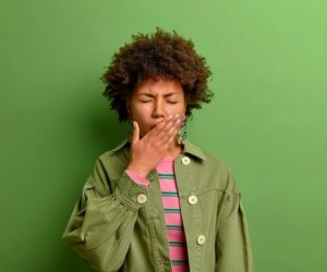 دلایل و عوامل مؤثر در ایجاد خمیازه