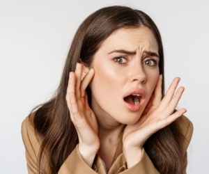 دلیل افزایش و سریع تر رشد کردن موهای زائد صورت
