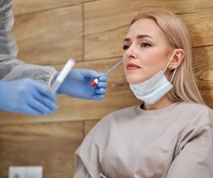 با بروز هریک از این علائم کرونا به پزشک مراجعه کنید
