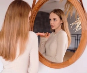 بادی دیسمورفیک، بیماری که باعث میشه فکر کنید زشت شدید