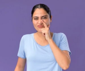 هر آنچه باید درباره جوش داخل بینی بدانید
