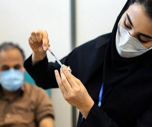 در چه شرایطی باید دوز چهارم واکسن را تزریق کرد؟