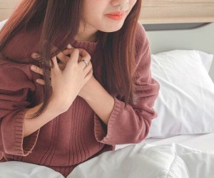 دلیل بیدار شدن از خواب با احساس درد در قفسه سینه