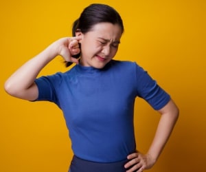 بررسی علل و دلایل اصلی خارش گوش