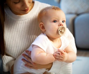 بررسی علل سردی دست و پای نوزاد