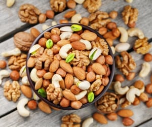اشتباهاتی در مصرف آجیل که برای سلامت مغز مضر است