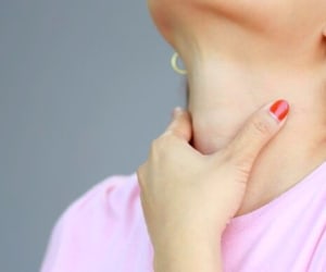 دلایل اصلی و مهم احساس گیر کردن چیزی در گلو