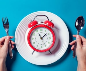 قبل خواب غذا خوردن موجب پیری زودرس می شود