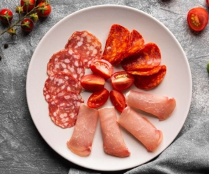 تفاوت ژامبون و کالباس و بیکن و مفهوم هرکدام