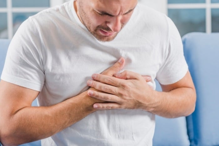 تفاوت دو نوع درد قلبی: حمله قلبی و آنژین صدری