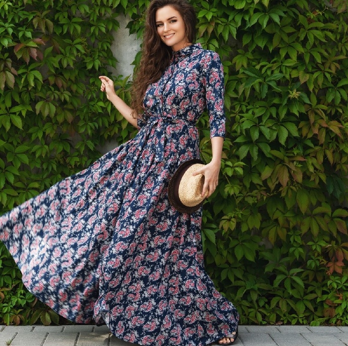 چگونه در هر فصلی لباس بلند گلدار بپوشیم؟