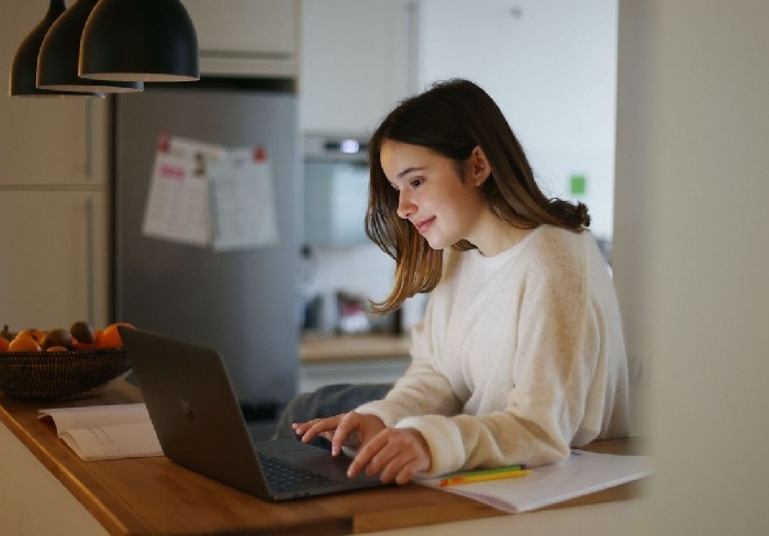 چگونه به نوجوانان کمک کنیم تا مسیرزندگی حرفه‌ای خود را بیابند؟
