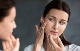 مواد غذایی و عادت‌هایی که باعث تشدید آکنه می‌شوند
