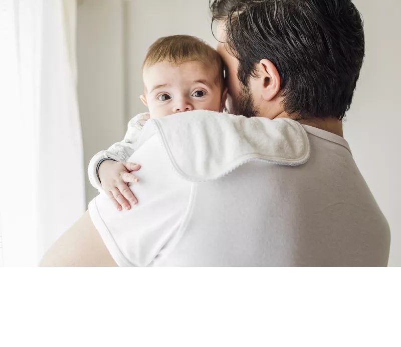 چه چیزی باعث سکسکه در نوزادان می‌شود؟