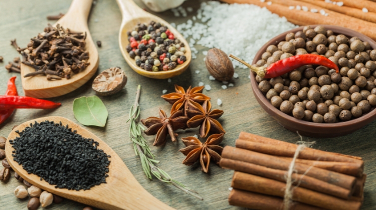 با این ادویه‌‌ها مغزتان را تقویت کنید!