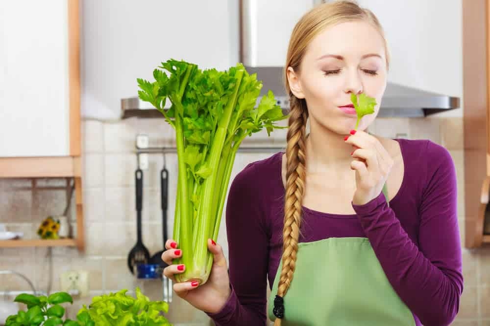 5 دلیل برای گنجاندن کرفس در رژیم غذایی
