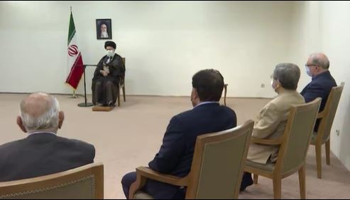 تاکید رهبر معظم انقلاب بر رعایت کامل شیوه‌نامه‌های بهداشتی 