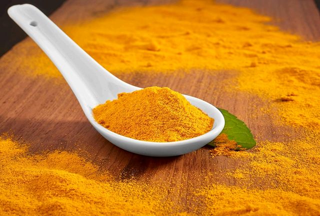 چه کسانی نباید زردچوبه مصرف کنند؟ 