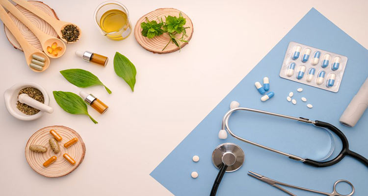 ضرورت بیمه خدمات طب ایرانی